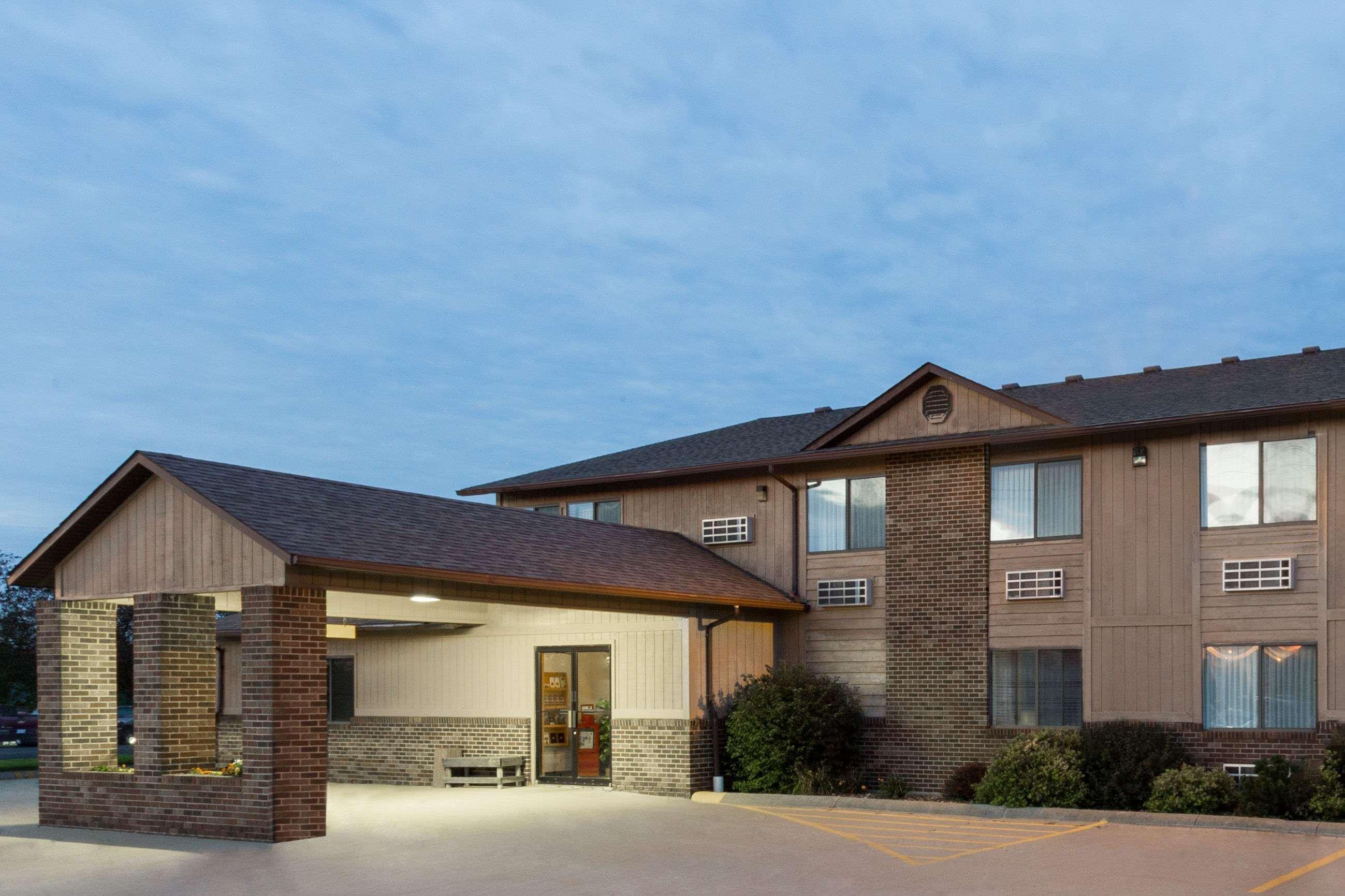 Hotel Super 8 By Wyndham Dewitt Exterior foto